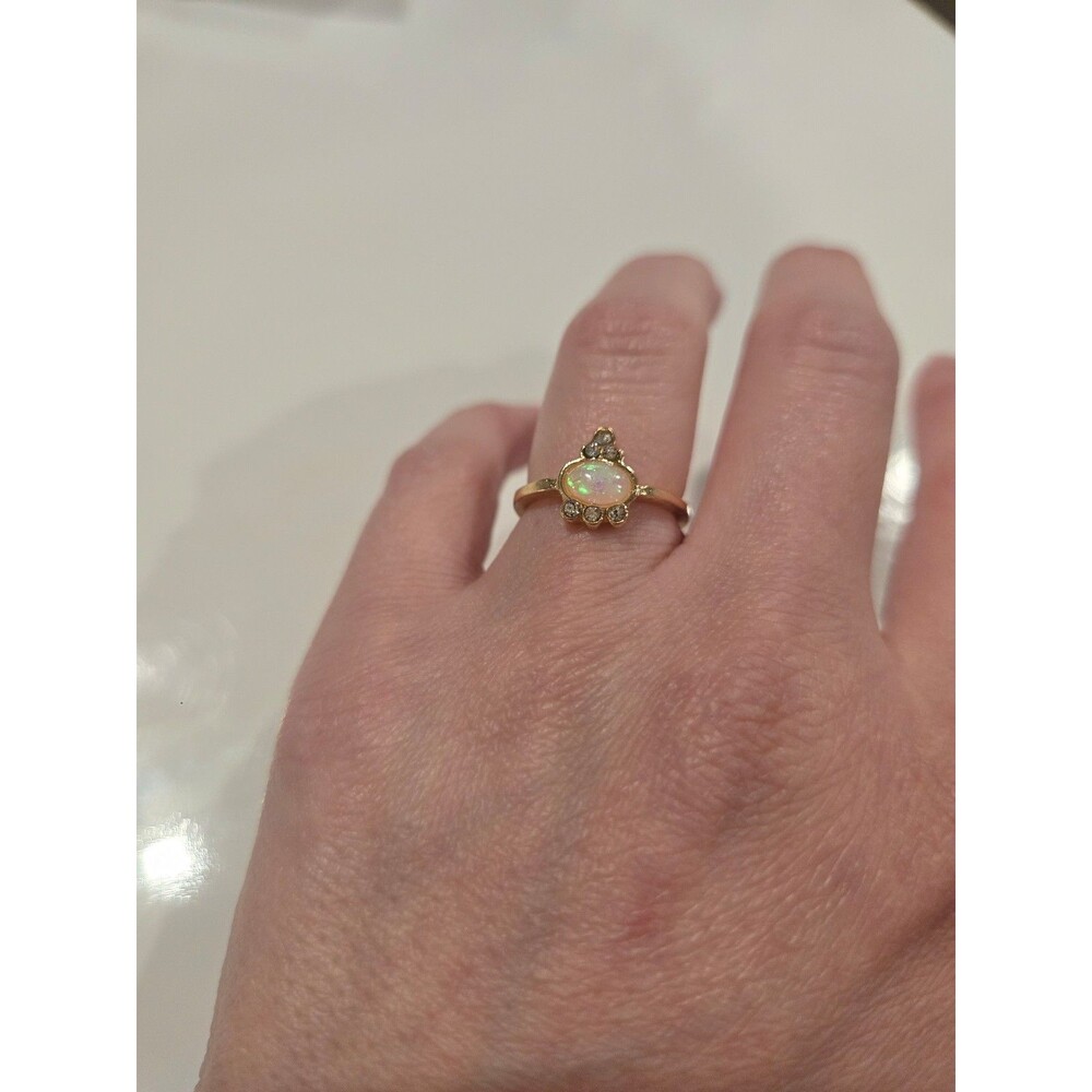 Gold Tone faux gem ring nwot size